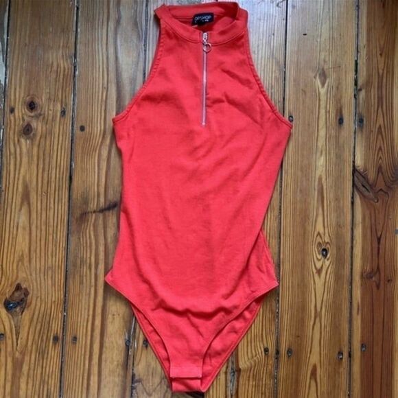 🔥3 for 15! Topshop Red Sleeveless Bodysuit - Picture 2 of 8